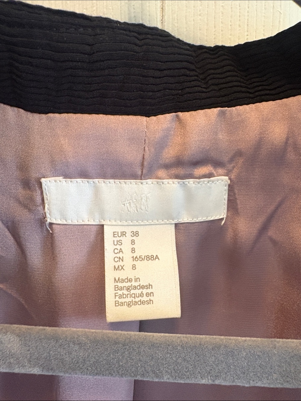 H&M Black Open-Front Blazer with Pink Satin Lining - Picture 2 of 11